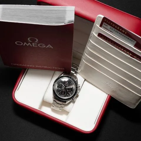 Omega Speedmaster Date 323.30.40.40.06.001 40mm Stainless steel Gray 4