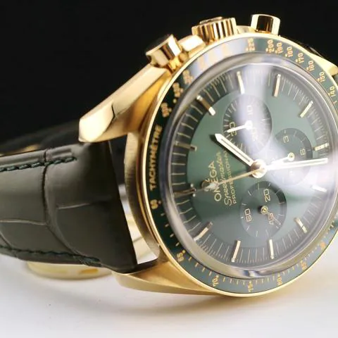 Omega Speedmaster Moonwatch 310.63.42.50.10.001 42mm Yellow gold Green 10