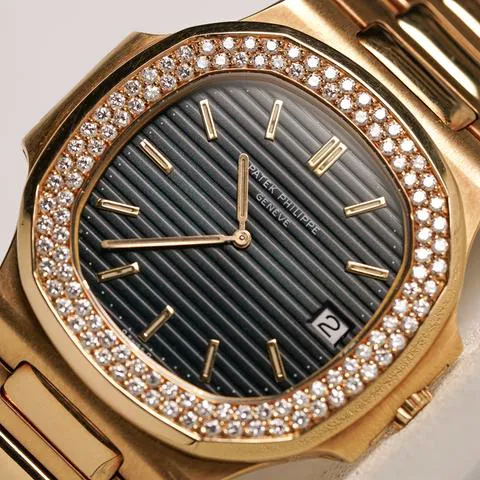 Patek Philippe Nautilus 3700/3 Yellow gold Black