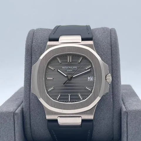 Patek Philippe Nautilus 5711G-001 40mm White gold Gray