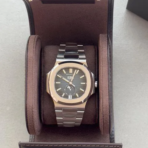 Patek Philippe Nautilus 5726/1A-001 40.5mm Stainless steel Black