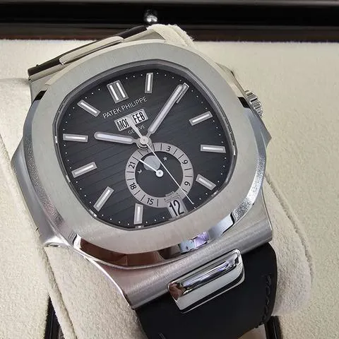 Patek Philippe Nautilus 5726A-001 40.5mm Stainless steel Black