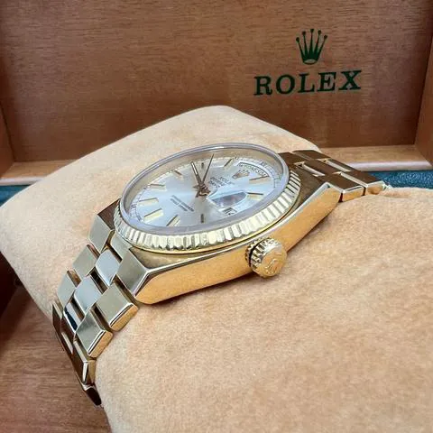 Rolex Day-Date Oysterquartz 19018 36mm Yellow gold Gold 1