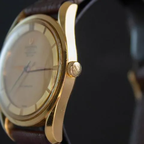 Universal Genève Polerouter 34mm Yellow gold Gold 2