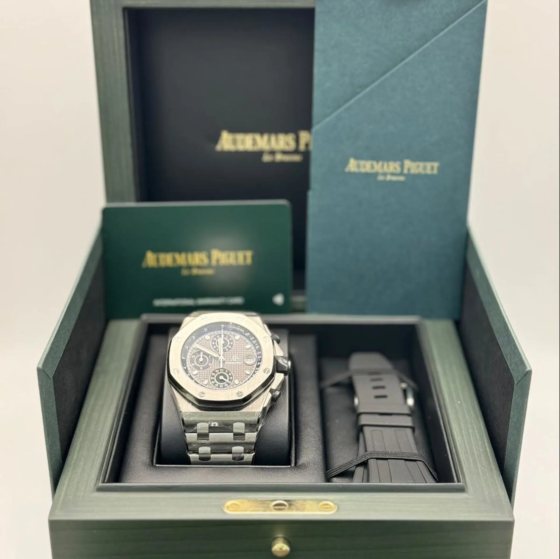 Audemars Piguet Royal Oak Offshore 26238TI.OO.2000TI.01 42mm Titanium Gray 4