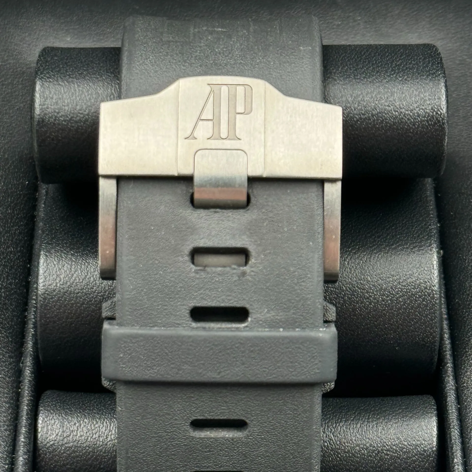 Audemars Piguet Royal Oak Offshore 26405CE.OO.A002CA.02 44mm Ceramic Black 3