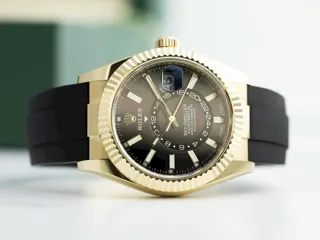 Rolex Sky-Dweller 326238 Yellow gold Black