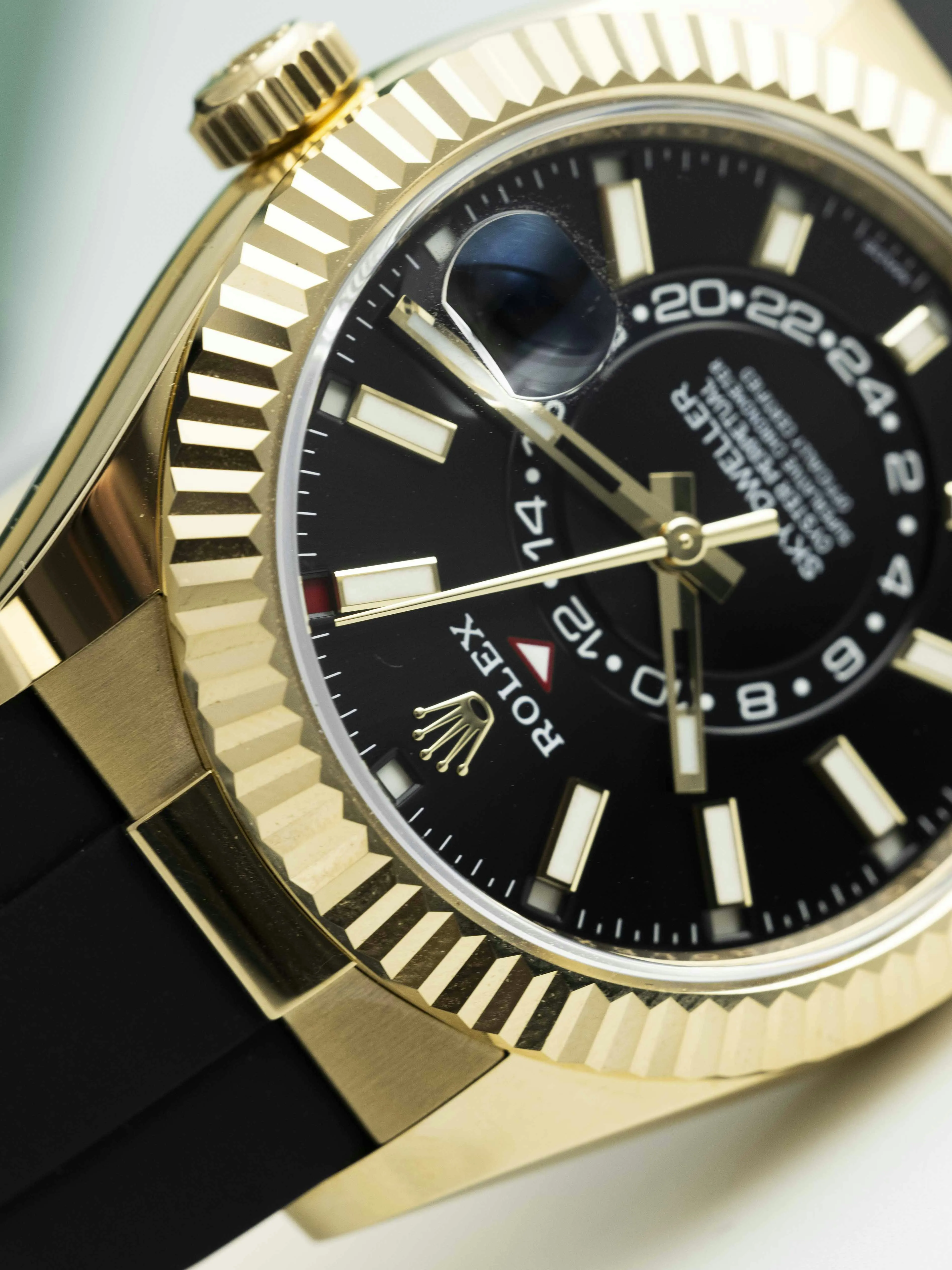 Rolex Sky-Dweller 326238 42mm Yellow gold Black 4