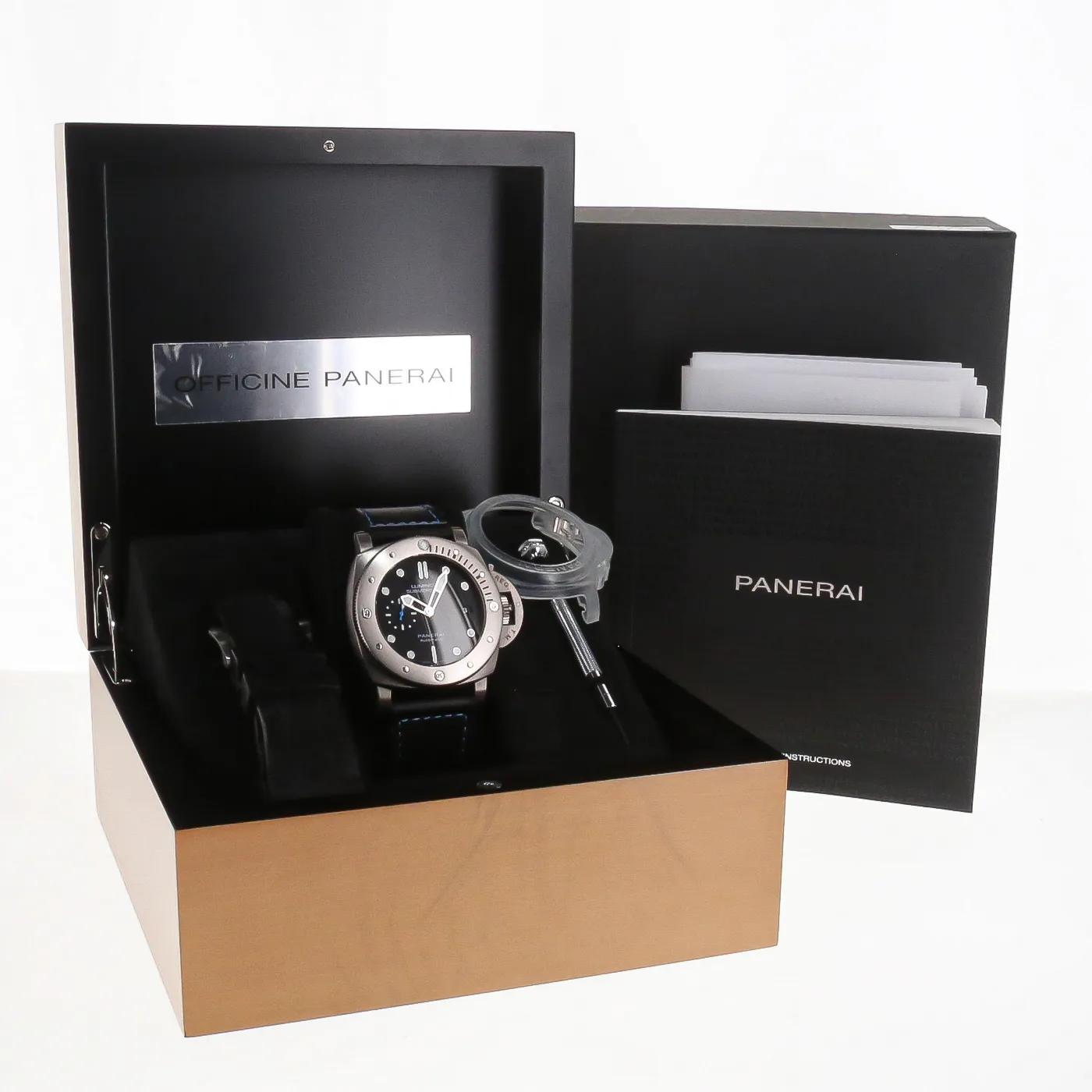 Panerai Submersible PAM 01305 47mm Titanium Black 4