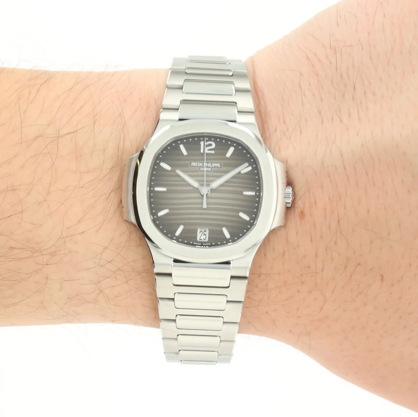 Patek Philippe Nautilus 7118/1A-011 35mm Stainless steel Gray 2