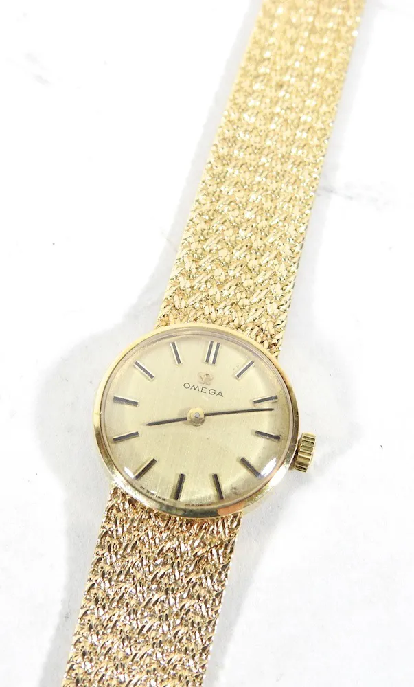 Omega 20mm 9ct Yellow gold 4