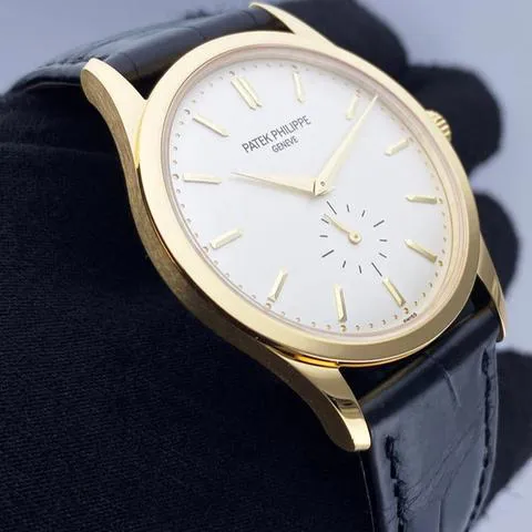 Patek Philippe Calatrava 5196J-001 37mm Yellow gold Silver 3