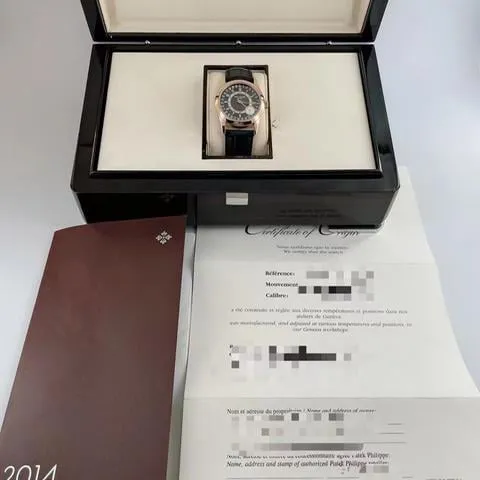 Patek Philippe Calatrava 6000R-001 37mm Rose gold Brown 3