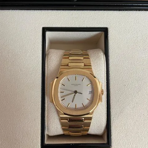 Patek Philippe Nautilus 3800 37mm Yellow gold White