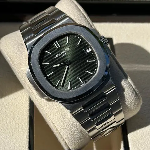 Patek Philippe Nautilus 5711/1A 40mm Stainless steel Green 5