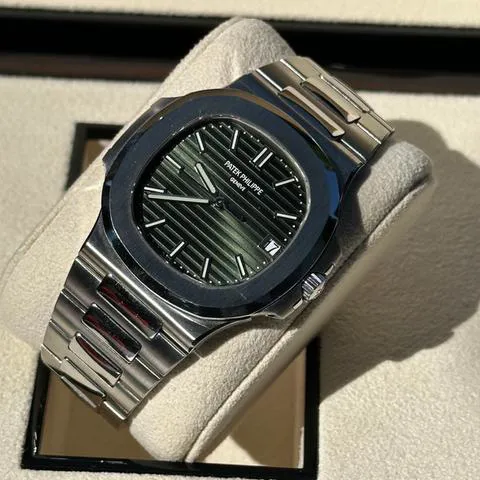 Patek Philippe Nautilus 5711/1A 40mm Stainless steel Green 6