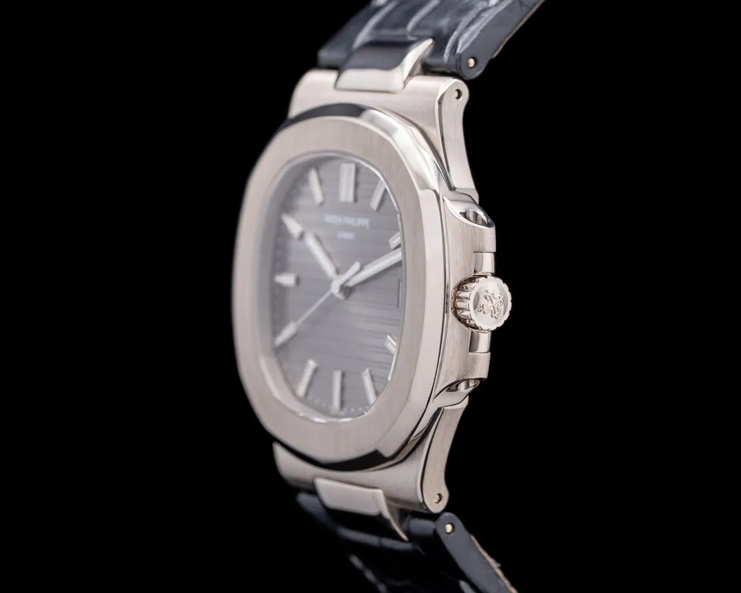 Patek Philippe Nautilus 5711G 43mm White gold Gray 2