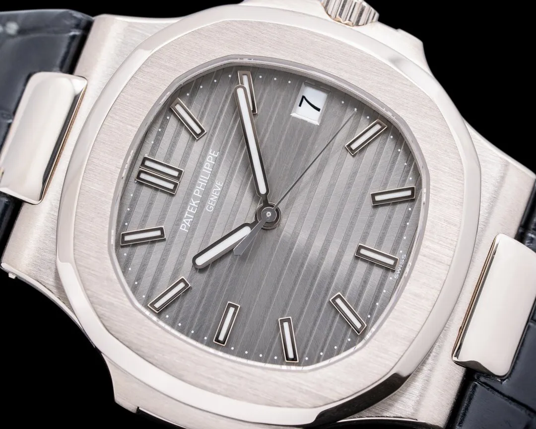 Patek Philippe Nautilus 5711G 43mm White gold Gray 5