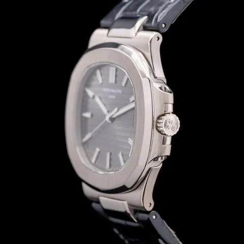 Patek Philippe Nautilus 5711G 43mm White gold Gray 2