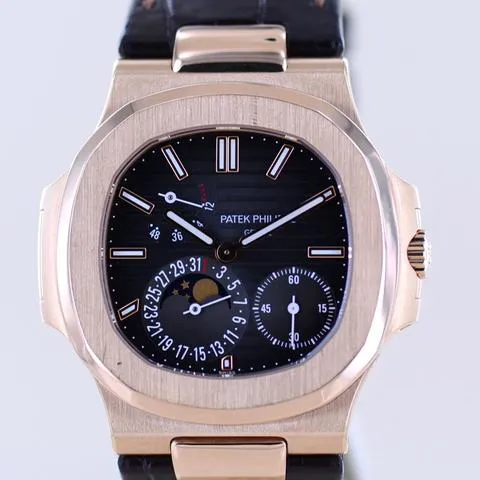 Patek Philippe Nautilus 5712R 40mm Rose gold Gray 2