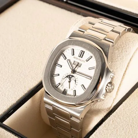 Patek Philippe Nautilus 5726/1A-010 40.5mm Stainless steel White 3