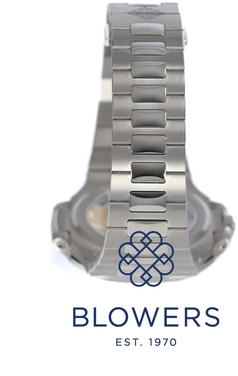 Patek Philippe Nautilus 5811/1G-001 41mm White gold Blue 4