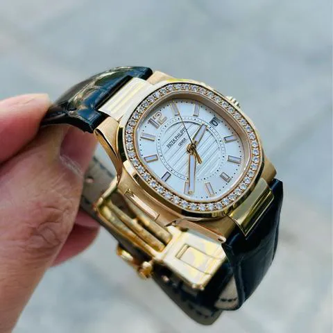 Patek Philippe Nautilus 7010R-001 Rose gold Silver 1