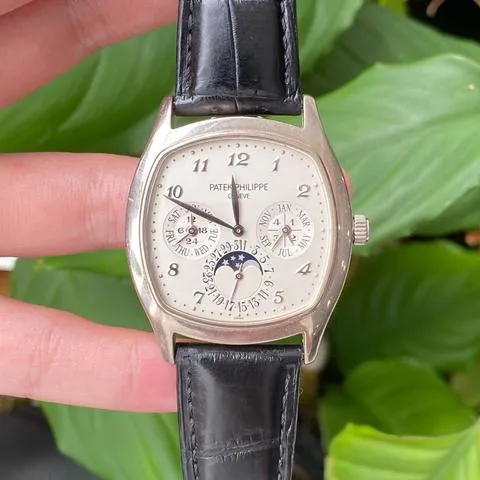 Patek Philippe Perpetual Calendar 5940G-001 37mm White gold Silver