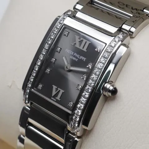 Patek Philippe Twenty~4 4910/10A-010 25mm Stainless steel Gray