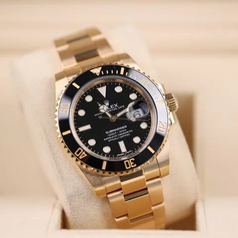 Rolex Submariner 116618LN 40mm Yellow gold Black 3