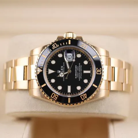 Rolex Submariner 116618LN 40mm Yellow gold Black 4