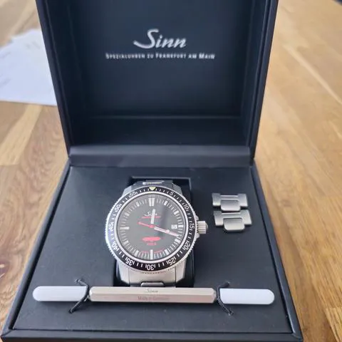 Sinn 403 44mm gilt 1