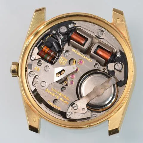 Universal Genève Polerouter 152100/02 34mm Yellow gold Champagne 12