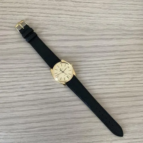 Universal Genève Polerouter 152100/02 34mm Yellow gold Champagne 14