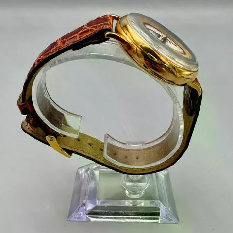 Universal Genève 37mm Yellow gold White 3