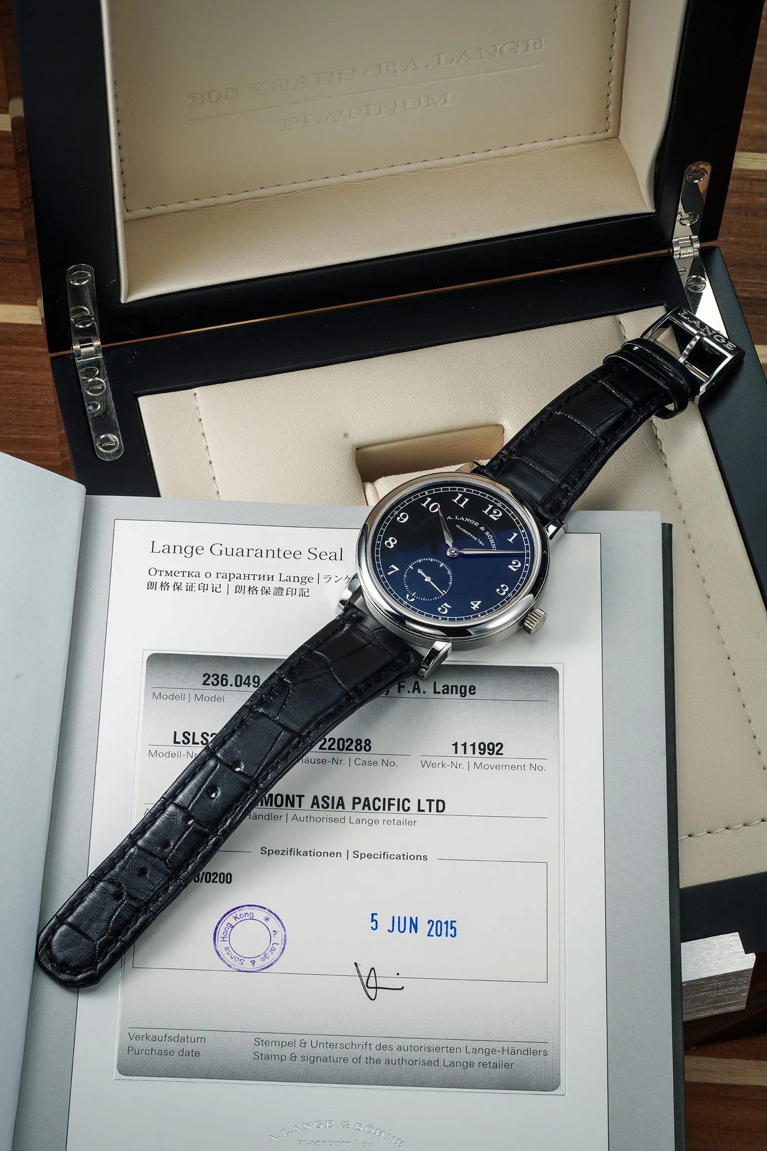 A. Lange & Söhne 1815 236.049 40mm Platinum Black 2