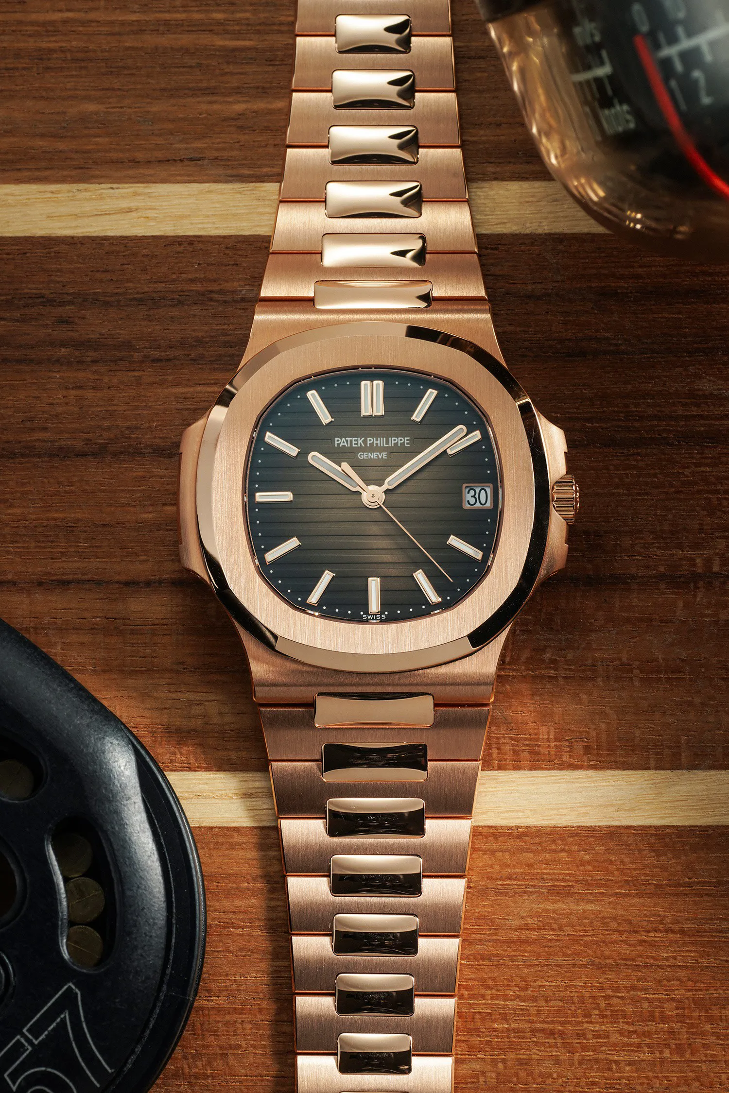 Patek Philippe Nautilus 5711/1R-001 40mm 18K pink gold Brown