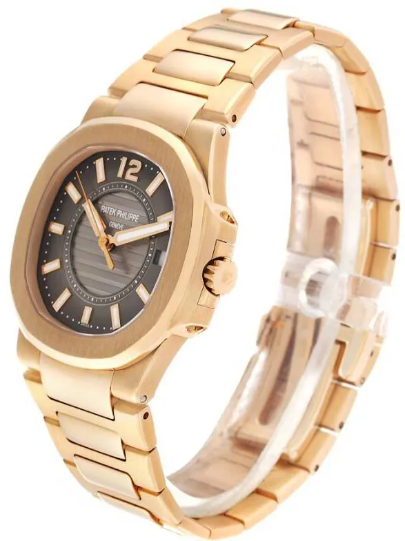 Patek Philippe Nautilus 7011/1R 32mm 2