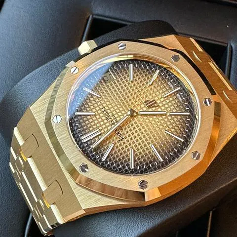 Audemars Piguet Royal Oak 16202BA.OO.1240BA.02 39mm 18k yellow gold Gold 9