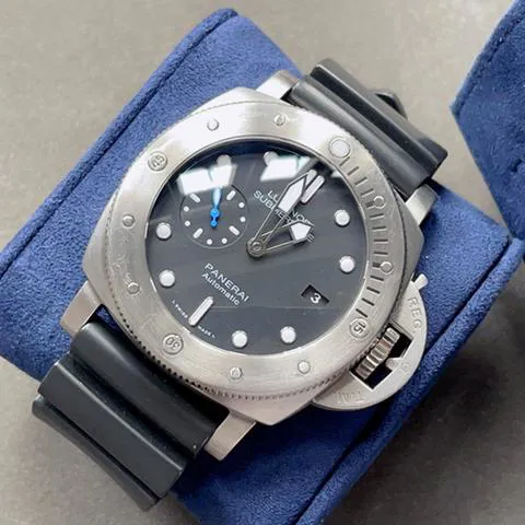 Panerai Submersible PAM 01305 47mm Titanium Black 2