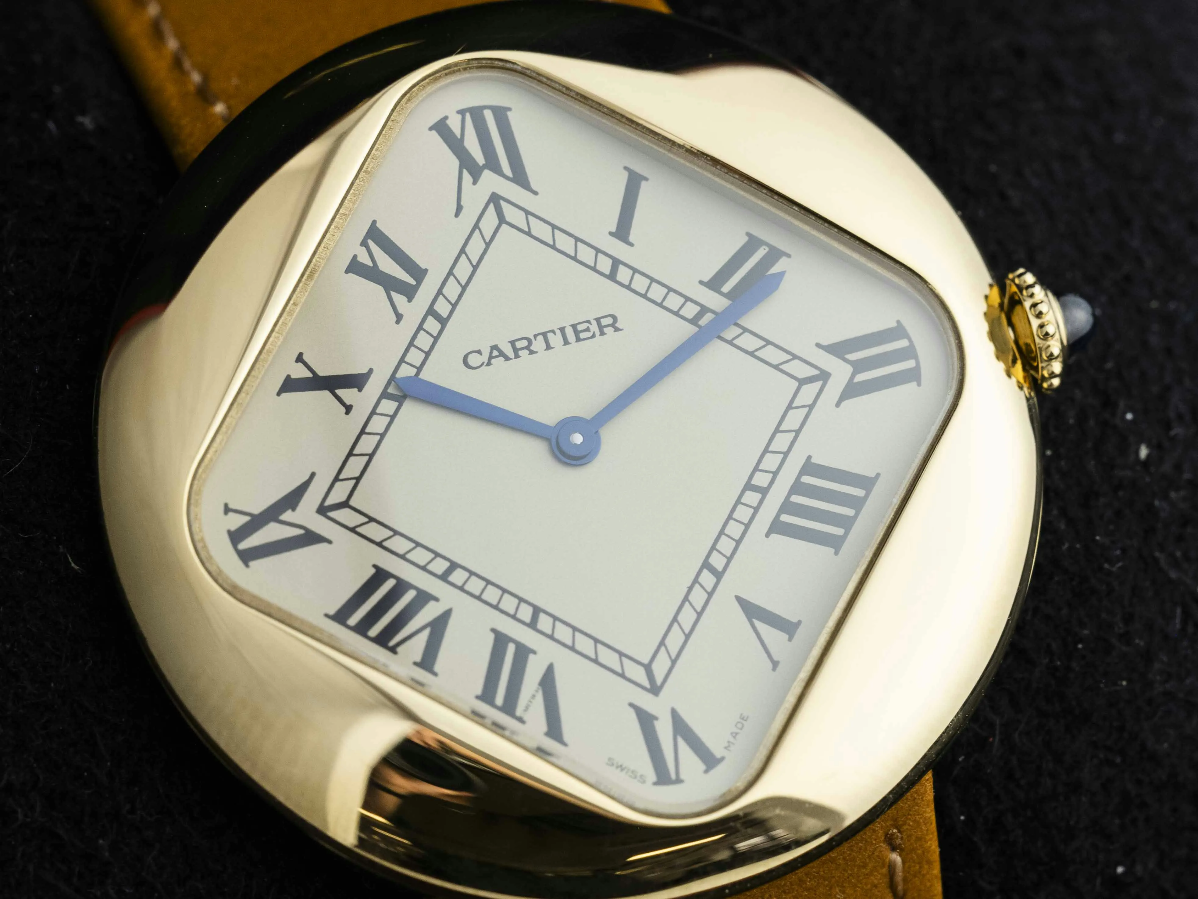 Cartier Pebble WGPB0003 36mm Yellow gold Cream 16