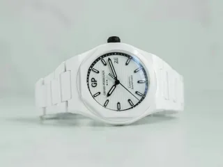 Girard-Perregaux Laureato 81005-32-733-32A White ceramic