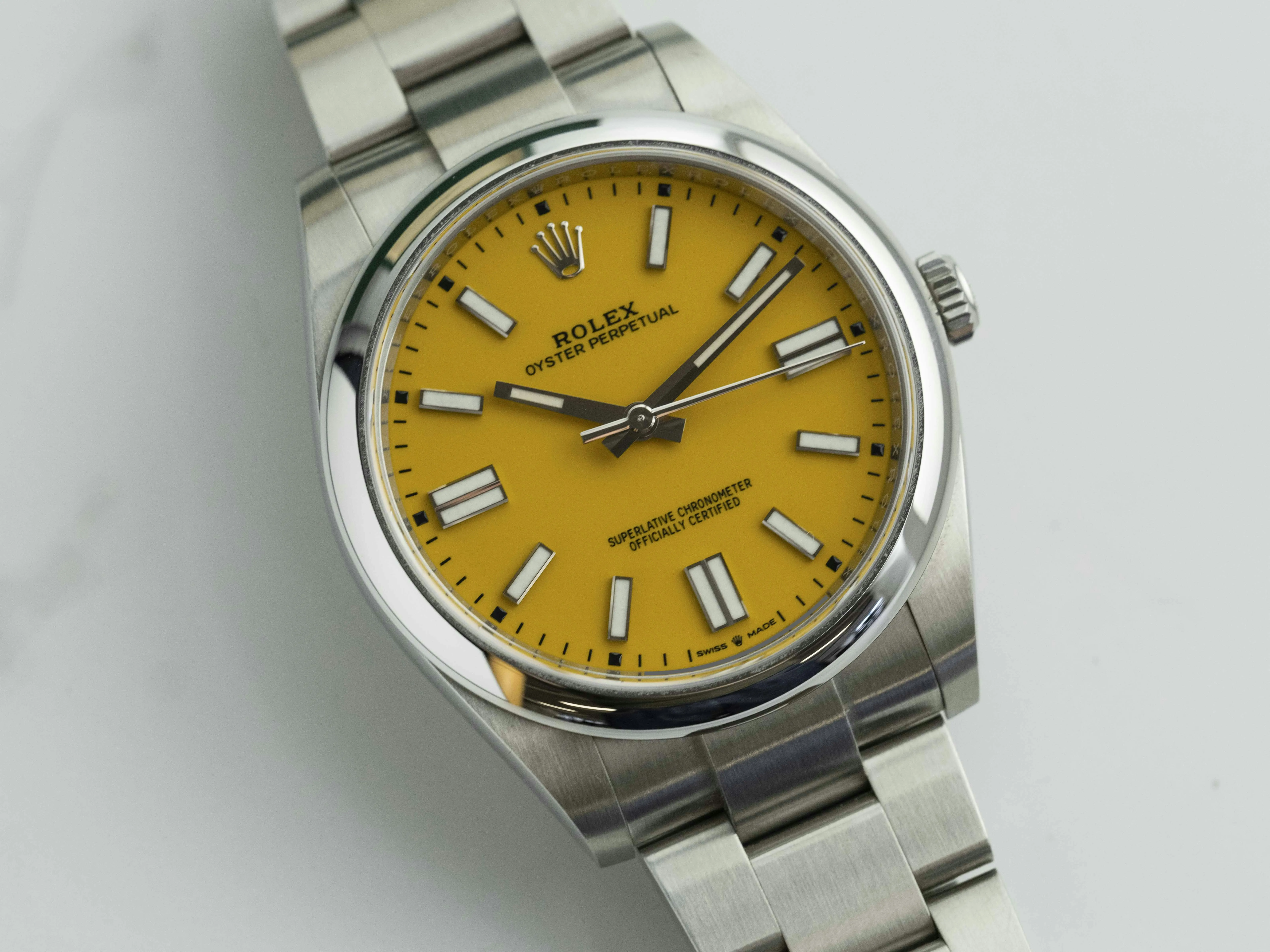 Rolex Oyster Perpetual 41 124300 41mm Stainless steel Yellow 2