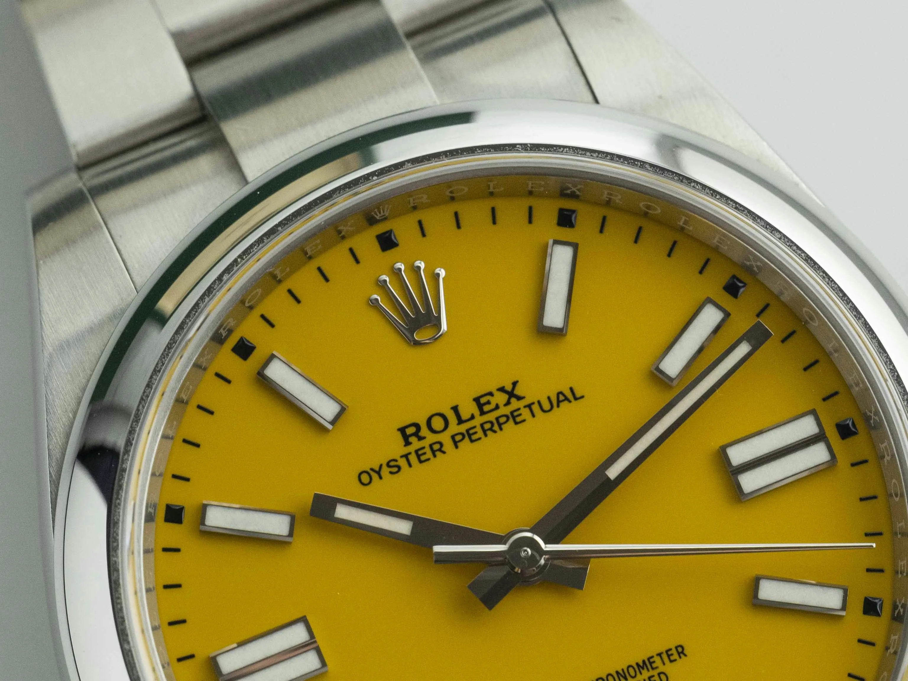 Rolex Oyster Perpetual 41 124300 41mm Stainless steel Yellow 3