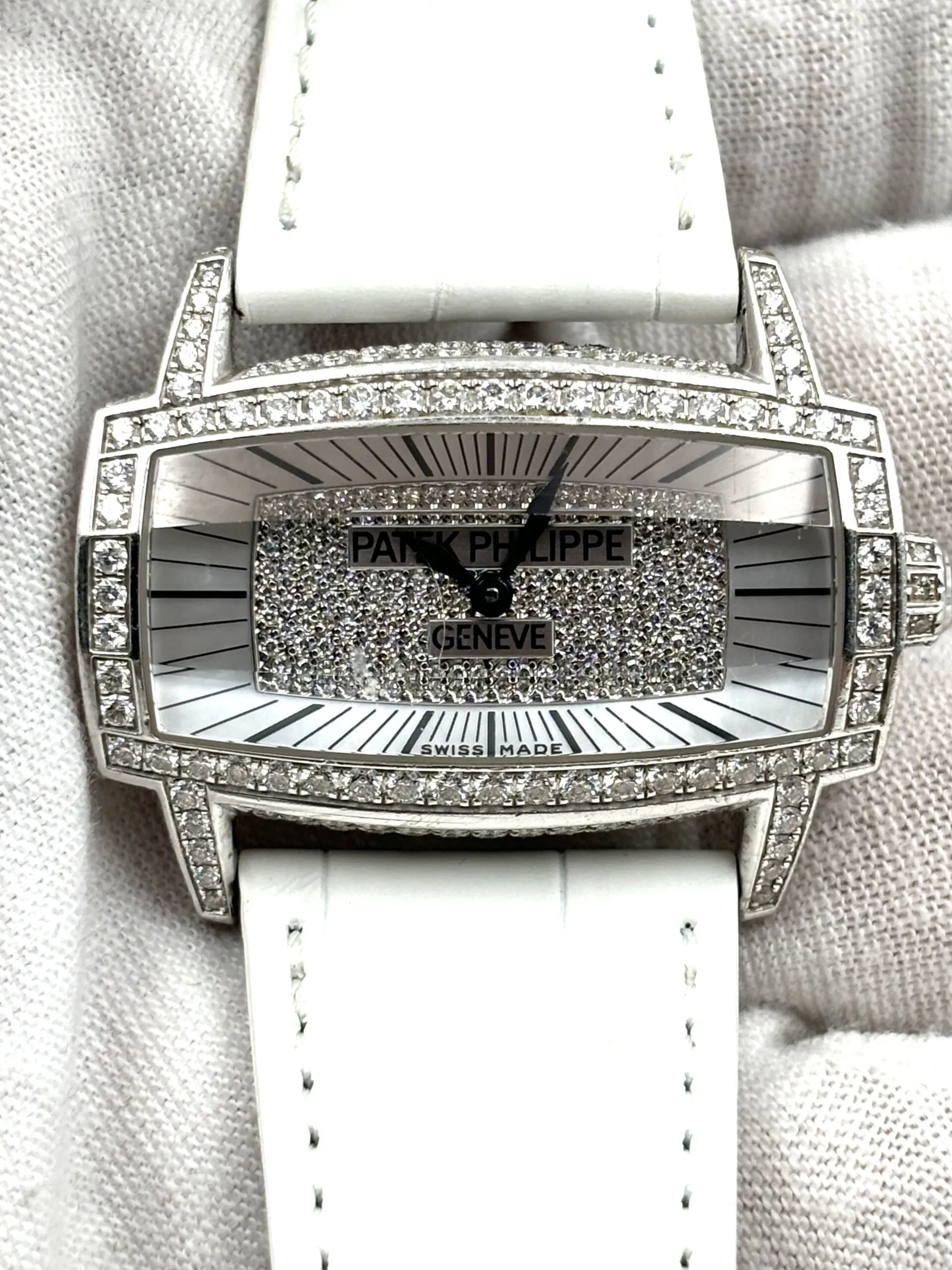 Patek Philippe Gondolo 4982G 37mm White gold Mother-of-pearl