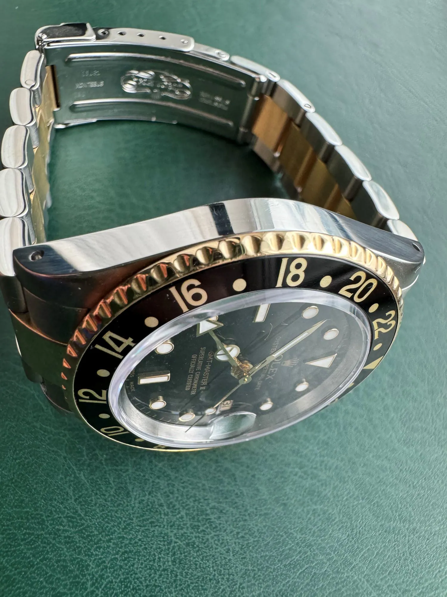 Rolex GMT-Master II 16713 40mm Stainless steel and 18k yellow gold Black 10