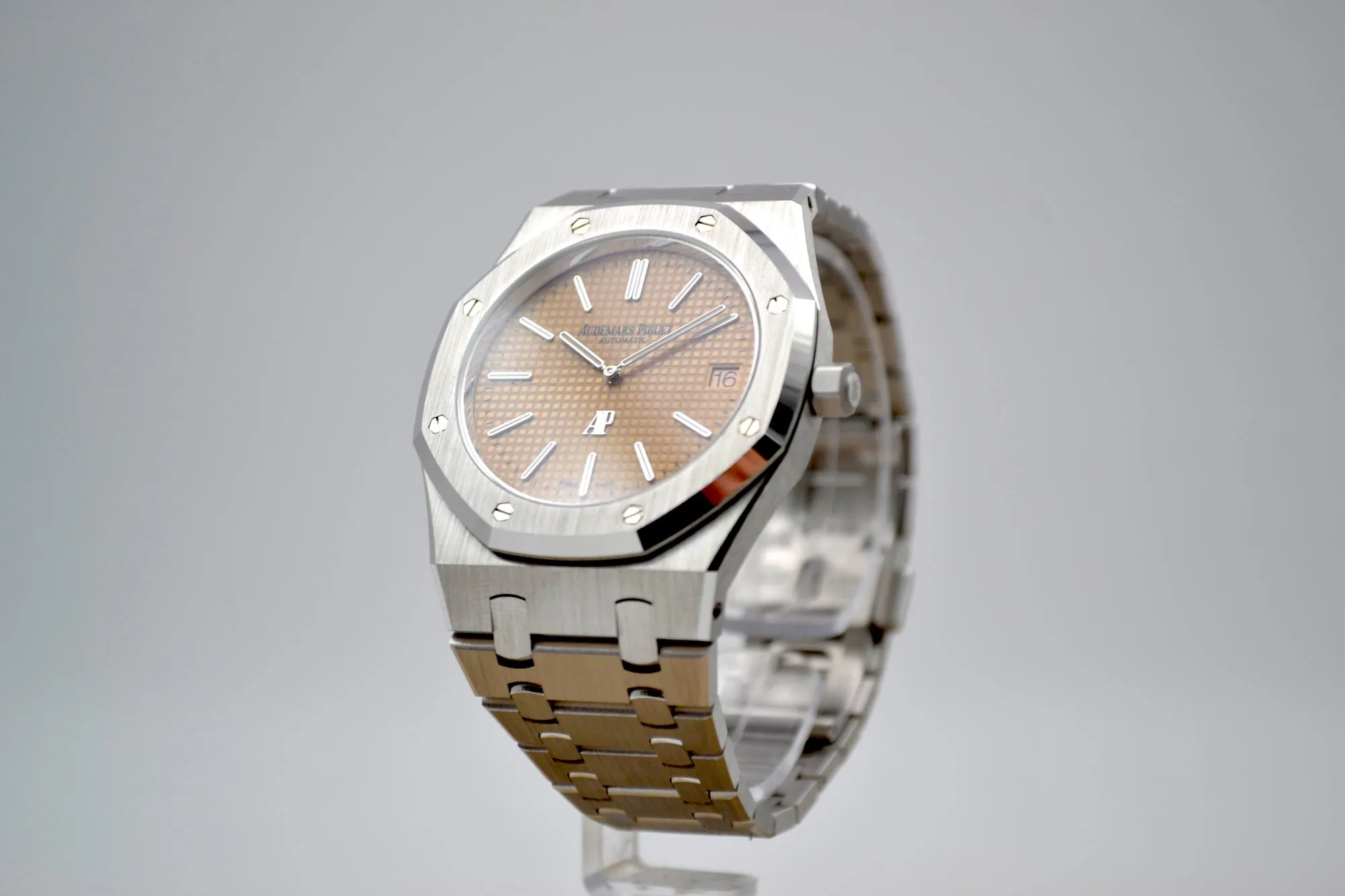 Audemars Piguet Royal Oak 15202BC.OO.1240BC.01 39mm 18k white gold Golden 2