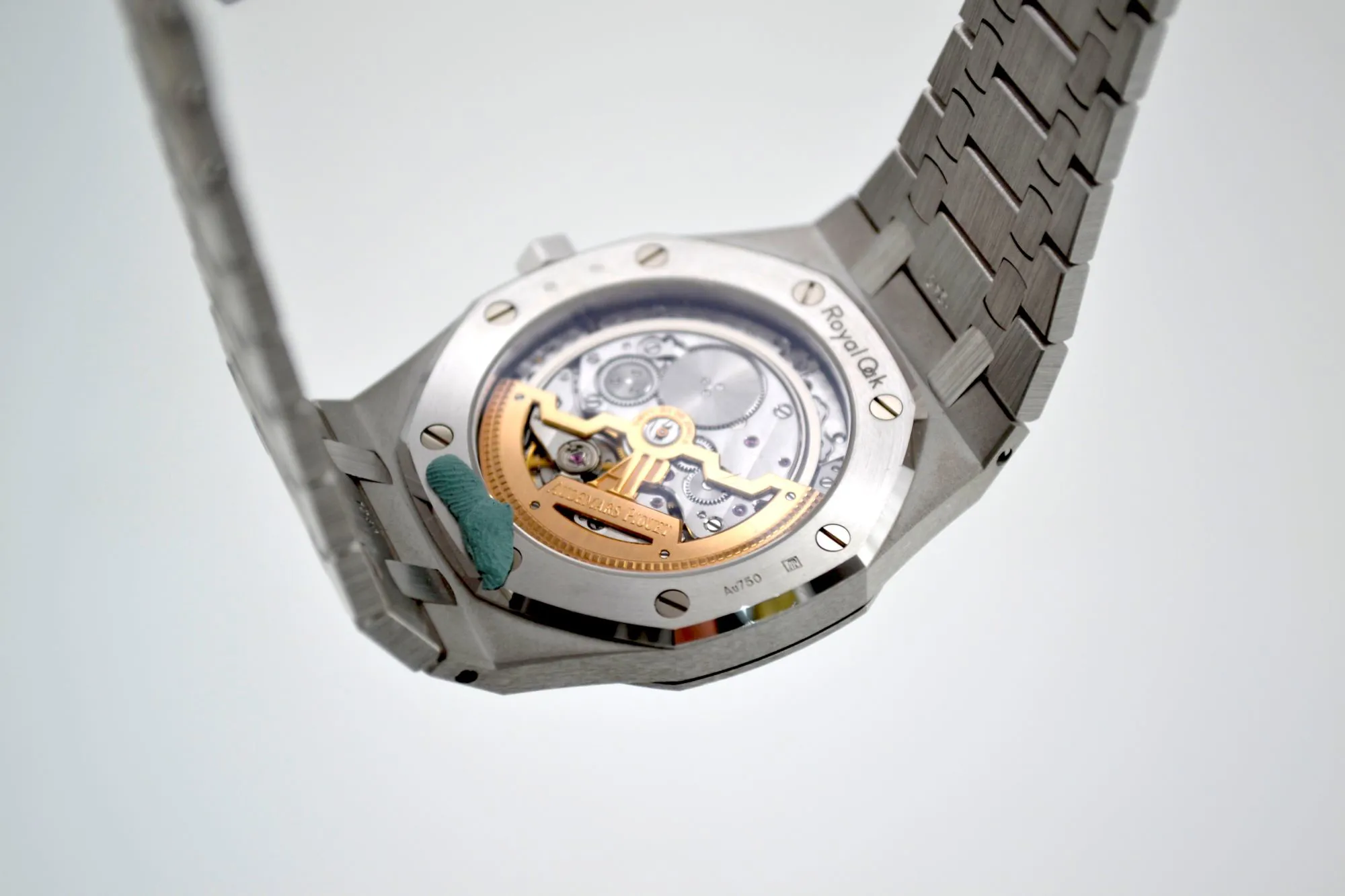 Audemars Piguet Royal Oak 15202BC.OO.1240BC.01 39mm 18k white gold Golden 9