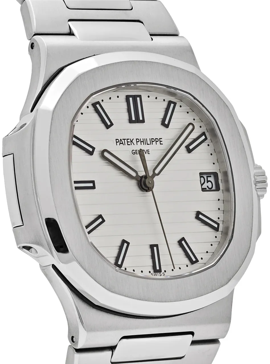 Patek Philippe Nautilus 5711/1A-011 40mm Stainless steel White 2