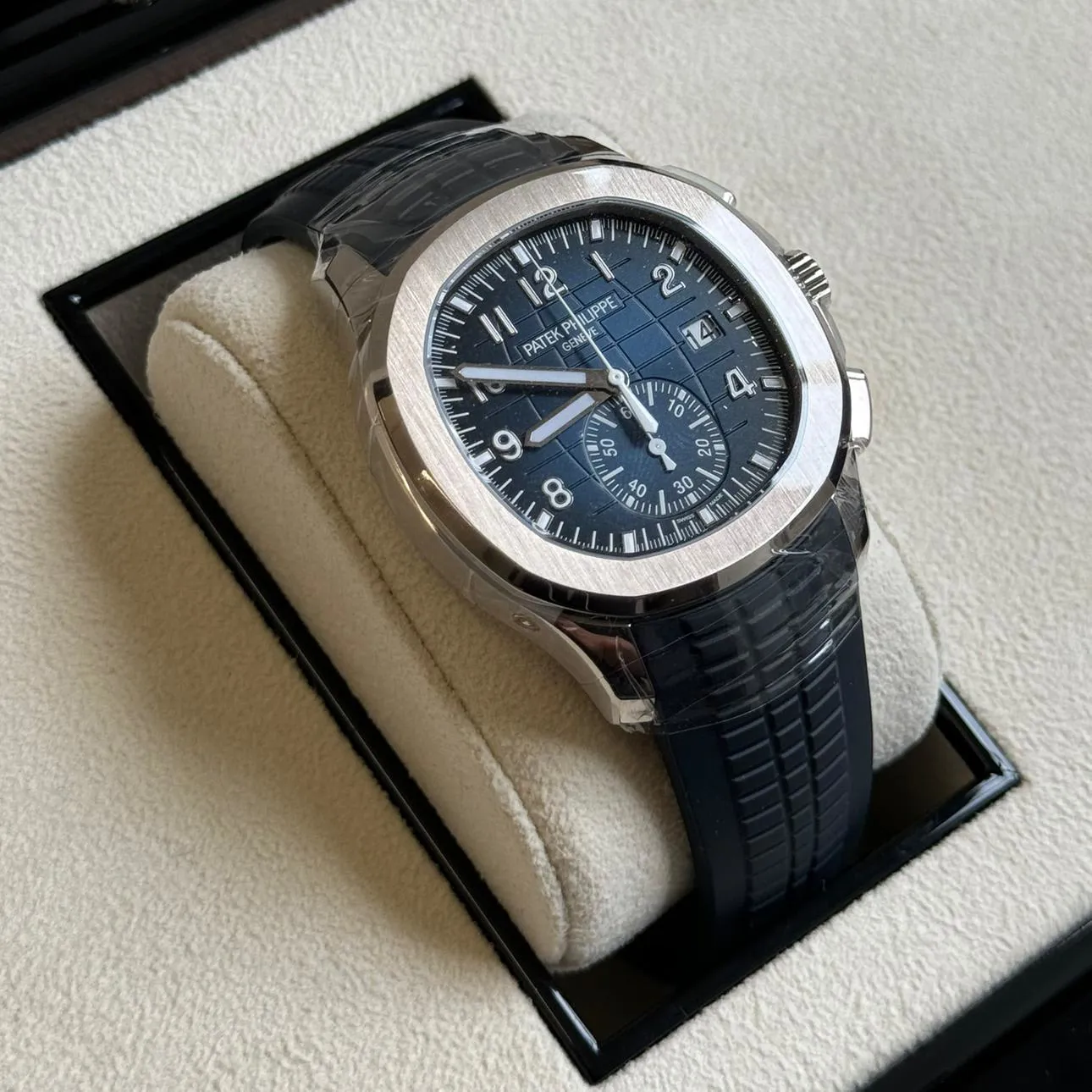 Patek Philippe Aquanaut 5968G-001 42mm White gold Blue